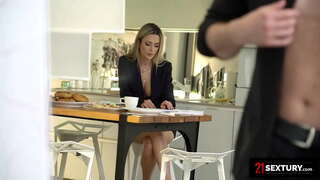 Romanyen Babe Renmen Yon Bon Rapò Ant Yo Kòmanse Jou L&#039;