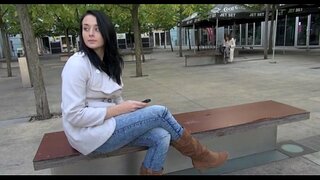 Wench adores blowjobs mòran