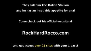 Slut stepteen wëll sou sinn wéi Hir Léier,Si fänken ze küssen an lecken all aner Muschi.Eemol Blier kënnt,amplaz rosen léisst hie Si lutschen an den Rachen säi grousse Schwanz.Am Géigenzuch huet hien fickt stepteens pussy an Jacque tight juicy ass.