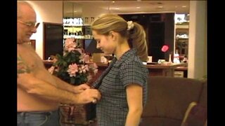 Jayne &amp;amp; Strýc Jesse Stripdown Kouření