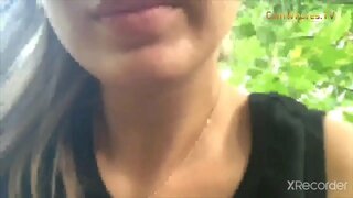 համեղ կինը արձանագրում է իրեն հուզիչ հասարակական