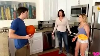 Fofile ak sè paalyans pandan y ap manman an ap fè labore kay